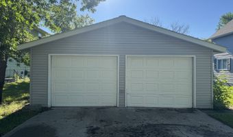 707 Ohmer St, Bottineau, ND 58318