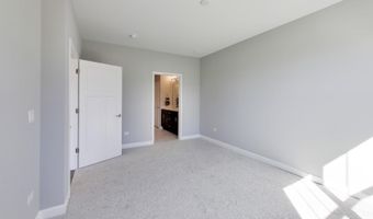 270 Masters Dr, Addison, IL 60101