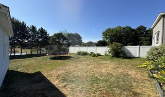 104 7th St, Bangor, ME 04401