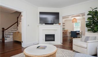 27 Mann Ave, Newport, RI 02840