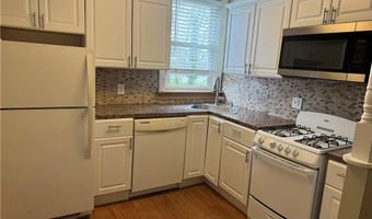 38 Freebody St 205, Newport, RI 02840