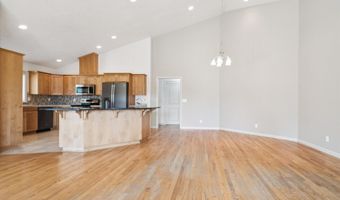 20707 YUKON St, Aurora, OR 97002