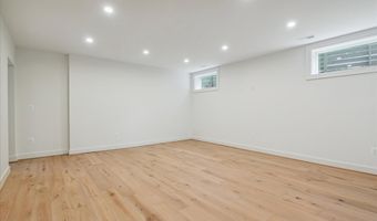2615 3RD St N, Arlington, VA 22201