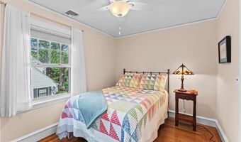 237 Highland Ave, Warwick, RI 02886