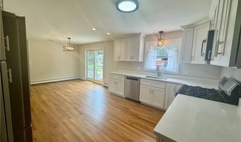 5 Susan Cir, Johnston, RI 02919