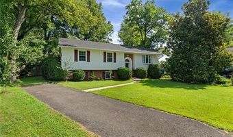 8502 WOODBINE Ln, Annandale, VA 22003