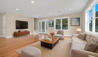 661 Main St, Acushnet, MA 02743