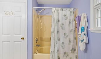 20 Cannonball Dr, Barnegat, NJ 08005