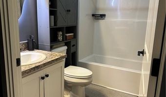 16 Valiant Dr, Coventry, RI 02816