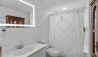 8 TAMAR Ct, Bear, DE 19701