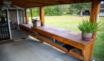 1758 Easons Bluff Rd, Baxley, GA 31513