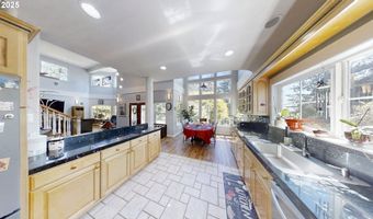 217 MARINE Dr, Brookings, OR 97415