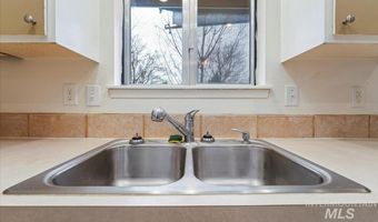 3199 N Cribbens Ave, Boise, ID 83713