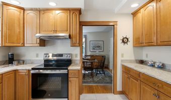 16 Williamsburg Dr, Amherst, NH 03031