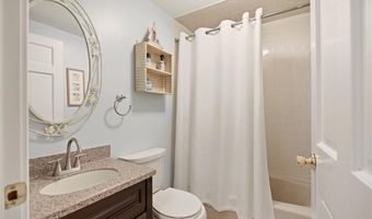 158 Narragansett Ave I, Newport, RI 02840