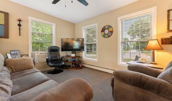 38 Fairview Ave, Auburn, ME 04210