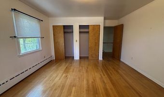 4 Noonan Ln, Albany, NY 12209