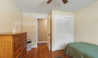 8 Brookdale Cir, Billerica, MA 01821