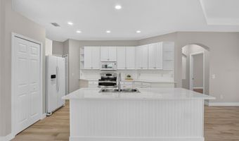 5508 GOLDEN ISLES Dr, Apollo Beach, FL 33572