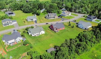 15 Fieldstone Dr, Augusta, ME 04330