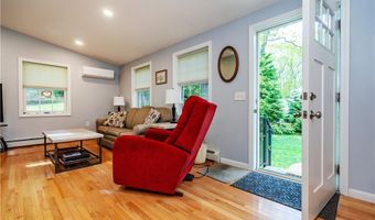 65 Walnut Dr, East Greenwich, RI 02818