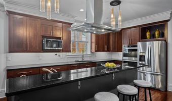 9715 SINGLETON Dr, Bethesda, MD 20817