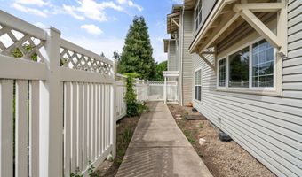905 Skylark Pl, Ashland, OR 97520