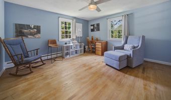 32 Fox Den Rd, Avon, CT 06001