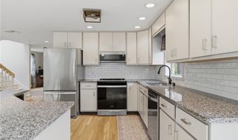 5 Aurora Dr, Cumberland, RI 02864