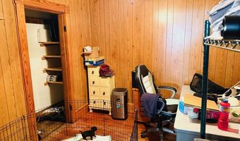 27 Warwick Ave, Athol, MA 01331