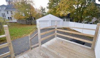 744 Hammond St, Bangor, ME 04401