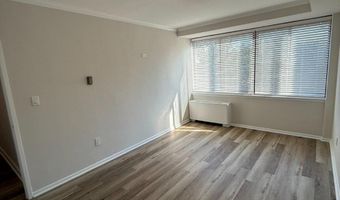 4390 LORCOM Ln 810, Arlington, VA 22207