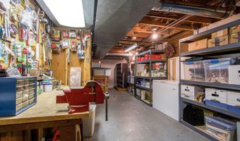 2460 Mershon Dr, Ann Arbor, MI 48103