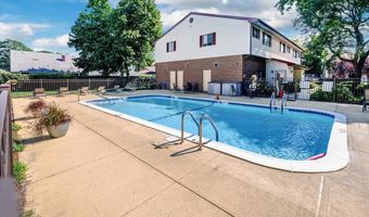615 Broadway 76, Amityville, NY 11701