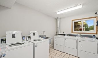 4 Pine Tree Dr 223, Arden Hills, MN 55112