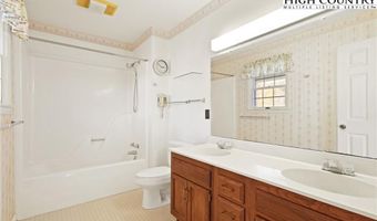 762 George Eggers Rd, Banner Elk, NC 28604