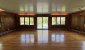 4 Noonan Ln, Albany, NY 12209