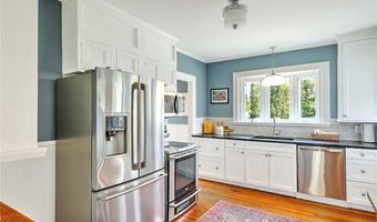 32 Chapin Rd, Barrington, RI 02806