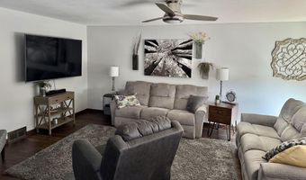 1009 Willow Dr, Aberdeen, SD 57401