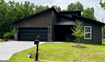 2 Fryer Ln, Bella Vista, AR 72715