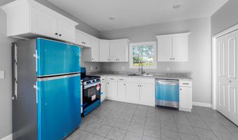 110 Peach Ln, Baxley, GA 31513