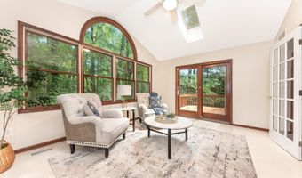 5521 Lohr Lake Dr, Ann Arbor, MI 48108