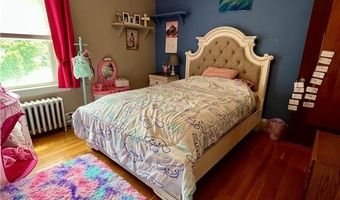 55 Greylock Ave, Cranston, RI 02910