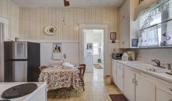 905 East Ave, Baxter Springs, KS 66713