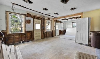 41 Old Farms Rd, Avon, CT 06001