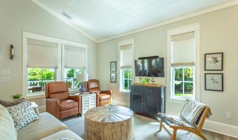 121 14th St, Apalachicola, FL 32320