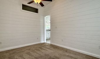 607 Ellenhurst Dr, Anderson, IN 46012
