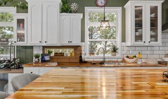 420 CHEYENNE Ave, Albin, WY 82050