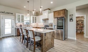 110 War Wagon Cir, Millsap, TX 76066