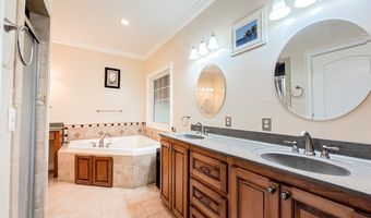 353 Alapaha River Dr, Alapaha, GA 31622